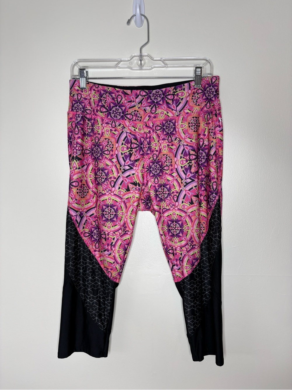 Danskin athletic capri cropped pants L